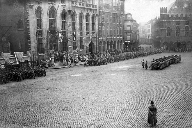 Bruges Market square Provincial Palace 1917